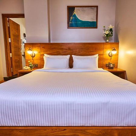 Visthara Hotel บังกาลอร์ ภายนอก รูปภาพ