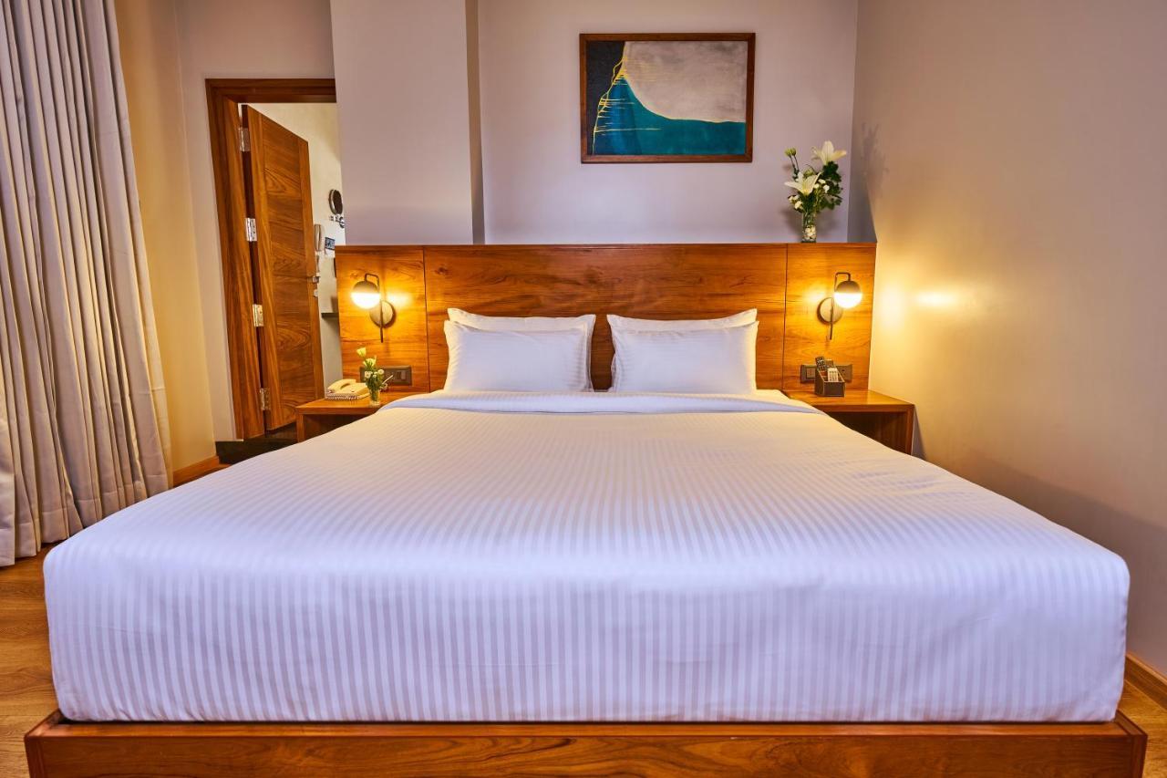 Visthara Hotel บังกาลอร์ ภายนอก รูปภาพ