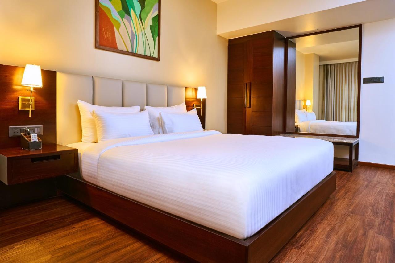 Visthara Hotel บังกาลอร์ ภายนอก รูปภาพ